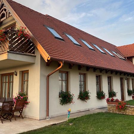 Апартаменты Gardonyi Apartman Эгер Экстерьер фото